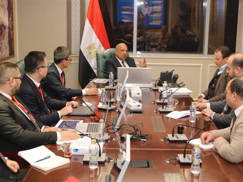 محمود عصمت، وزير