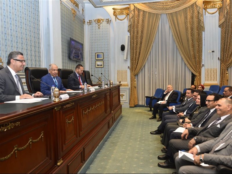 الدكتور شريف فاروق،