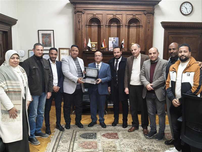  لقاء ممثلي العاملين