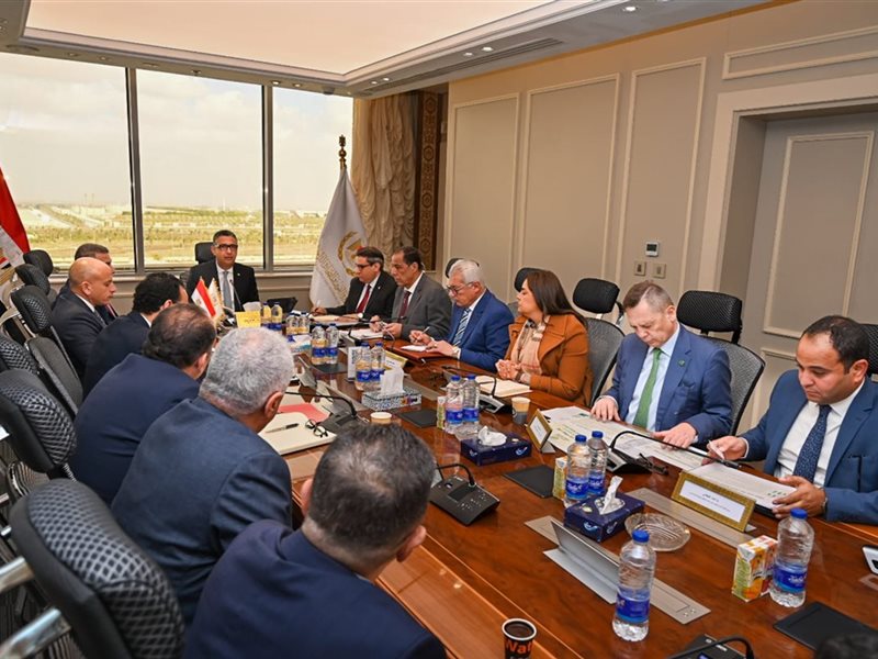 جانب من اجتماع وزير