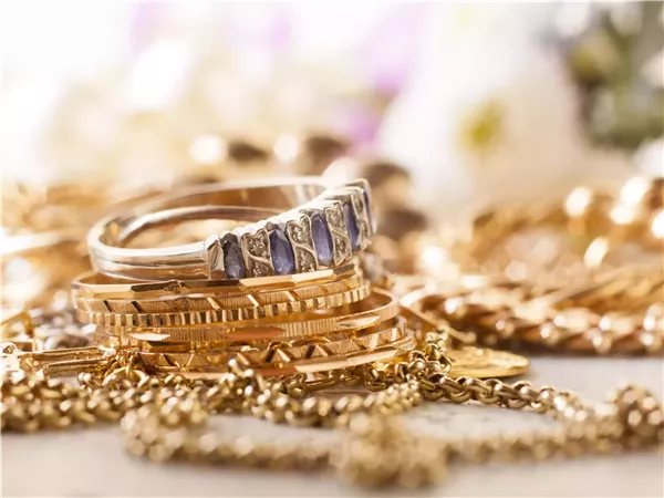 الذهب يُسرع وتيرة صعوده عالميًا ومحليًا.. عيار 21 بكام؟