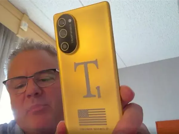 هاتف ترامب يقترب من الظهور.. نموذج شبه نهائي يكشف تغييرات جديدة بعد تأجيل الإطلاق