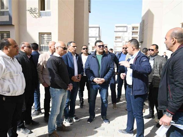 وزير الإسكان يتفقد مركز المؤتمرات والمعارض بالمدينة التراثية   و