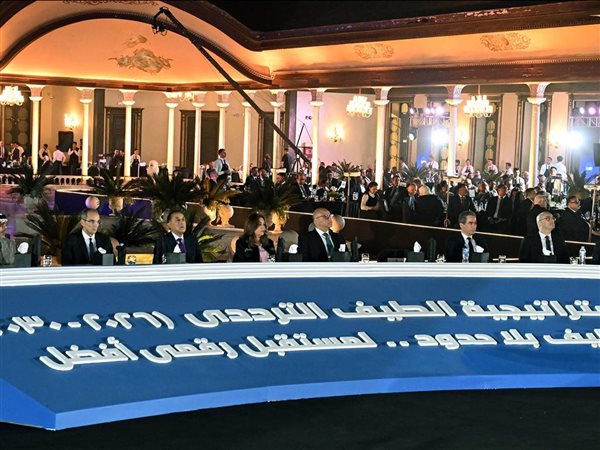  رئيس الوزراء يشهد توقيع صفقة الطيف الترددي بقيمة 3.5 مليار دولار