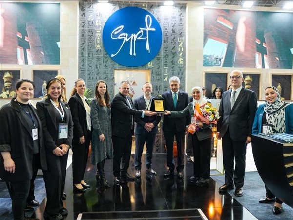 الجناح المصري يحصد جائزة أفضل تصميم بالمعرض السياحي الدولي EMITT