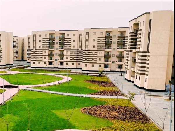 وزير الإسكان يتابع موقف وحدات منخفضي الدخل بـ