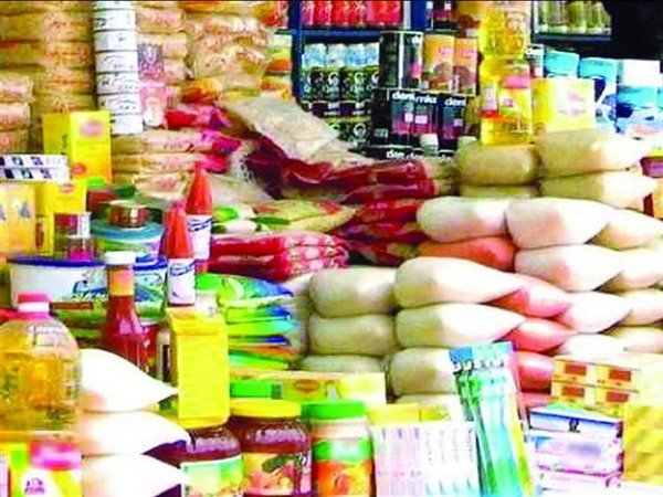 نقيب البقالين بالأقصر يؤكد تجاوز نسبة صرف المقررات التموينية لشهر فبراير ٦٥٪