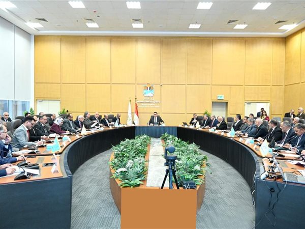 وزير الإسكان يوجه بحزمة من التكليفات لتطوير الأداء وتعظيم إيرادات الشركة القابضة للمياه