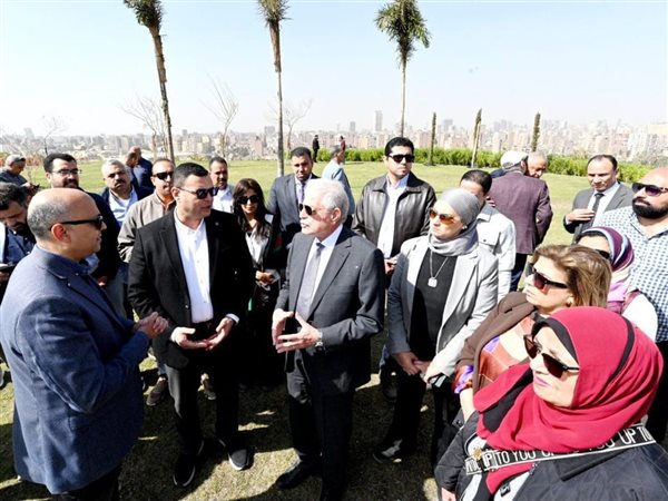 وزير الإسكان ومستشار رئيس الجمهورية يتابعان موقف مشروع 