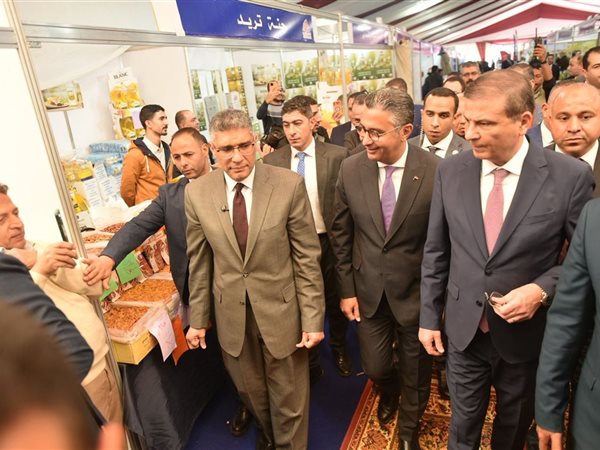 وزيرا التموين والزراعة ومحافظ الجيزة يفتتحون ٢٥ معرض وشادر 