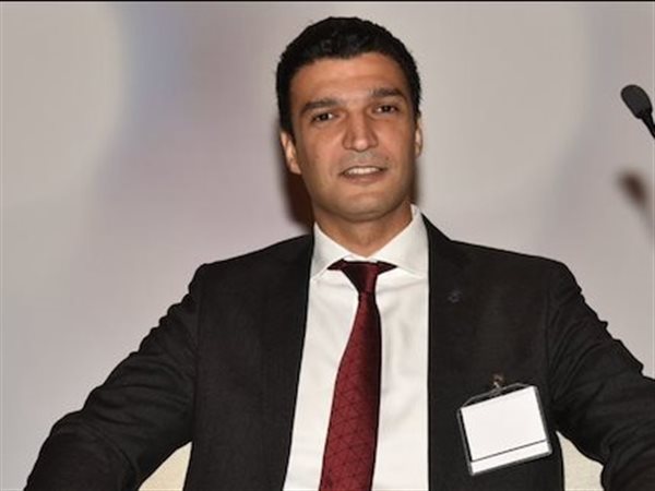 خالد هاشم يتسلم حقيبة الصناعة.. ملفات عاجلة على طاولة الوزير الجديد