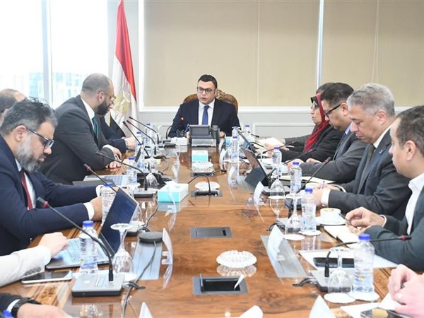 وزير الاسكان يتابع الإجراءات المتخذة لتدشين منصة تصدير العقار