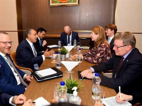 عبد العاطي يبحث زيادة حجم الاستثمارات البريطانية مع وزيرة التنمية الدولية