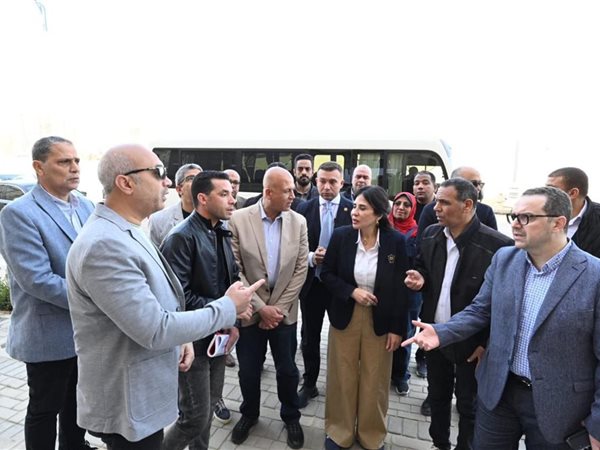 في أولى زياراتها التفقدية.. وزيرة الإسكان تتفقد وحدات 