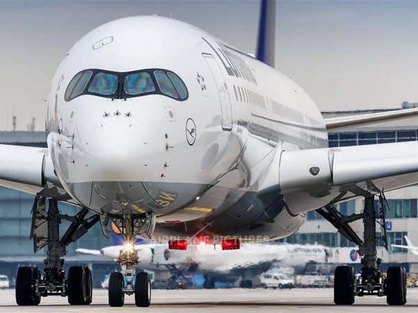 مصر للطيران تدخل عصرًا جديدًا بطائرة إيرباص A350 وخطة تطوير شاملة