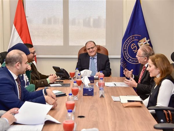 رئيس هيئة الدواء يبحث مع«إيبيكو» توطين الصناعات الدوائية المتطورة وتعزيز التصنيع المحلي