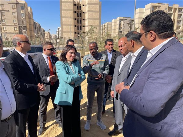 وزيرة الإسكان توجه بتكثيف حملات إزالة الإشغالات والمخالفات بصورة يومية 