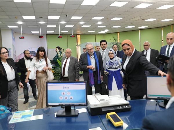 رئيس مياه القاهرة الكبرى يستقبل المقرر الأممي بجولة ميدانية داخل الخط الساخن 125 