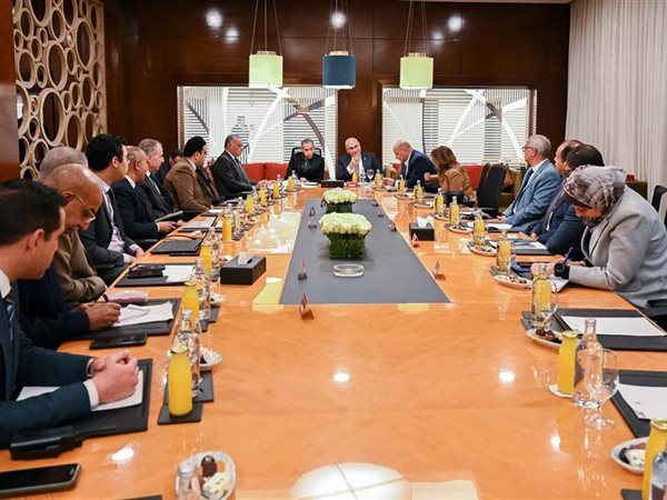 رئيس الهيئة العربية للتصنيع يتفقد باكورة إنتاج الشركة العربية السويسرية للمصاعد بمدينة مدينتي