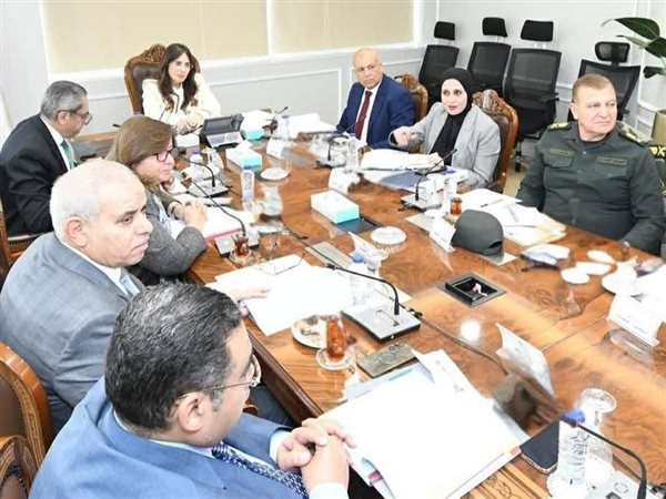 وزيرة الإسكان تتابع موقف تنفيذ وحدات 