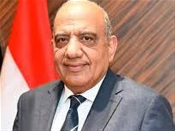 منحة استثنائية قبل رمضان.. وزير الكهرباء يصرف 1000 جنيه لكل العاملين