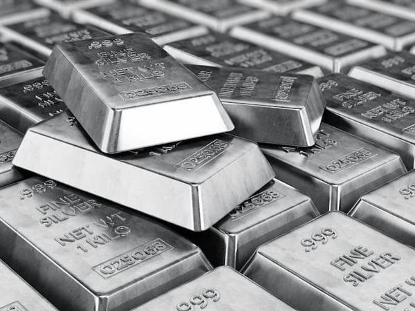 الفضة تواصل وتيرة التراجع.. تعرف على أسعار السبائك والجرامات