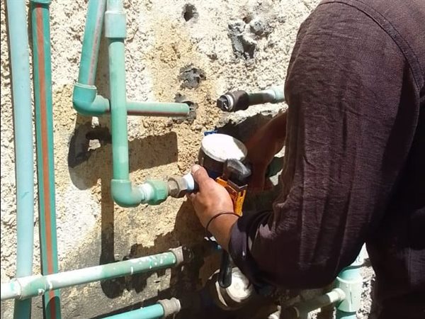 حملات مكثفة للقضاء على وصلات سرقة المياه بالشيخ زايد