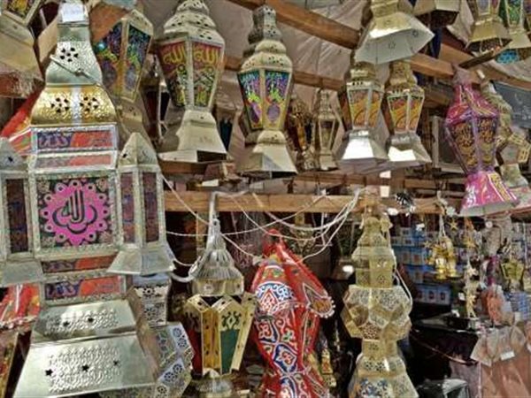 ارتفاع الطلب على فوانيس رمضان ومبيعات تتجاوز مليار جنيه سنويًا