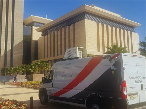 وزارة الخارجية تستلم سيارات مراكز تكنولوجية متنقلة لتقديم خدمات التصديقات بالقاهرة الكبرى
