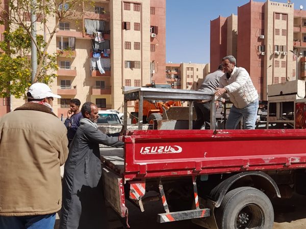 حملة لرفع الإشغالات والتعديات بالحى الخامس بمدينة بدر