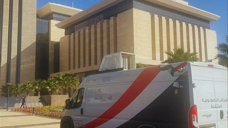  سيارات مراكز تكنولوجية متنقلة