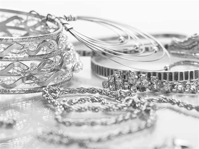 مشغولات فضية