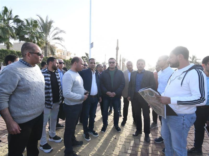 وزير الإسكان في ختام