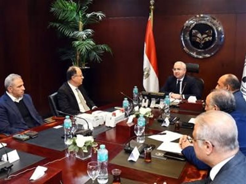 أثناء اللقاء