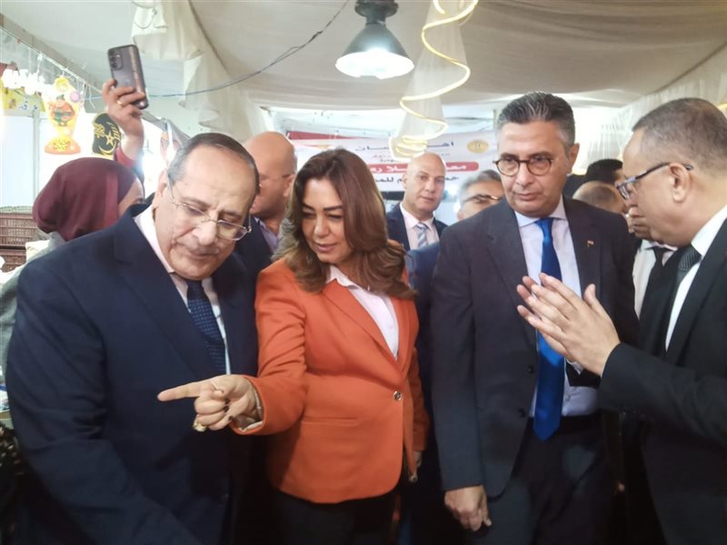 وزير التموين 