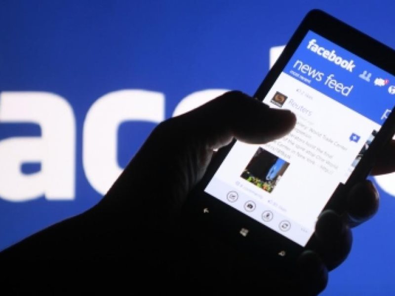 تطبيق فيسبوك