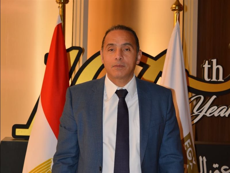 الدكتور إسلام عزام،