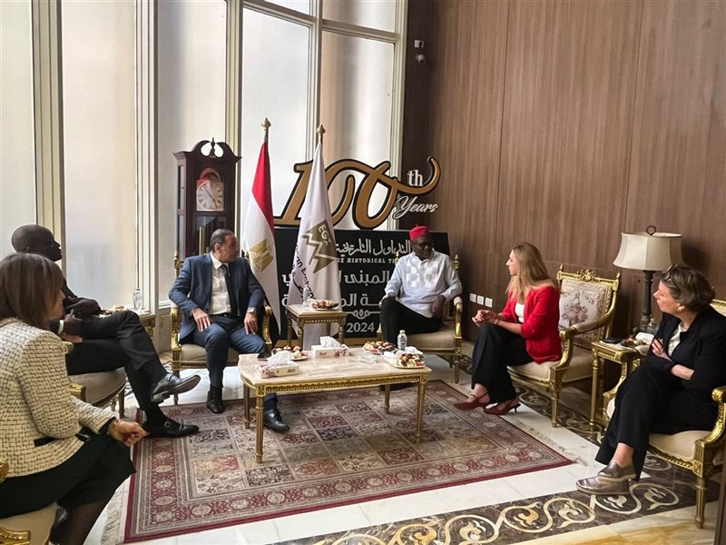 رئيس البورصة يستقبل