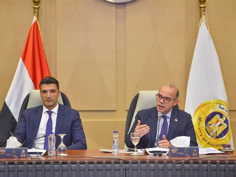 وزيرا الاستثمار والصناعة