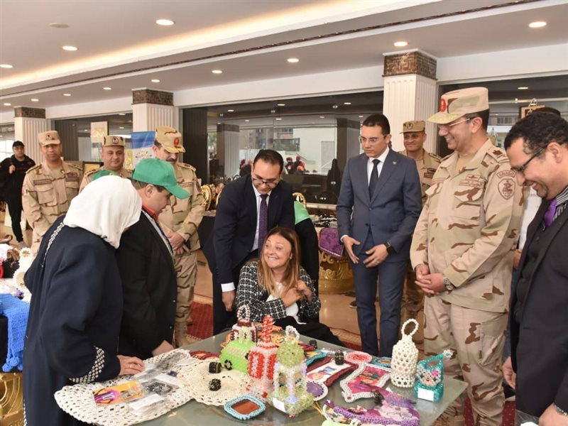 أثناء الافتتاح