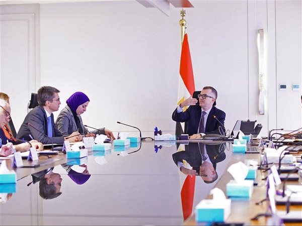 وزير التخطيط يبحث مع البنك الدولي تعزيز الشراكة الاستراتيجية لدعم خطط التنمية