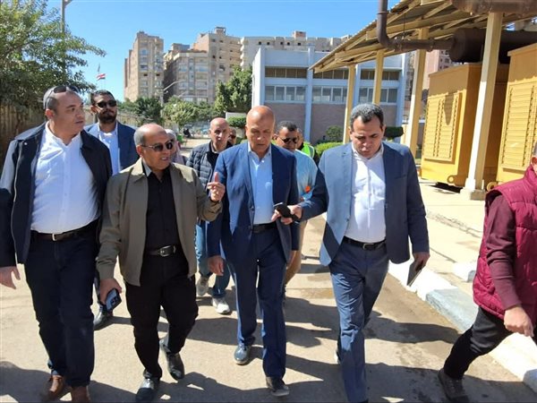 نائب وزيرة الإسكان يتفقد مشروعات مياه الشرب والصرف الصحي بمحافظة الفيوم