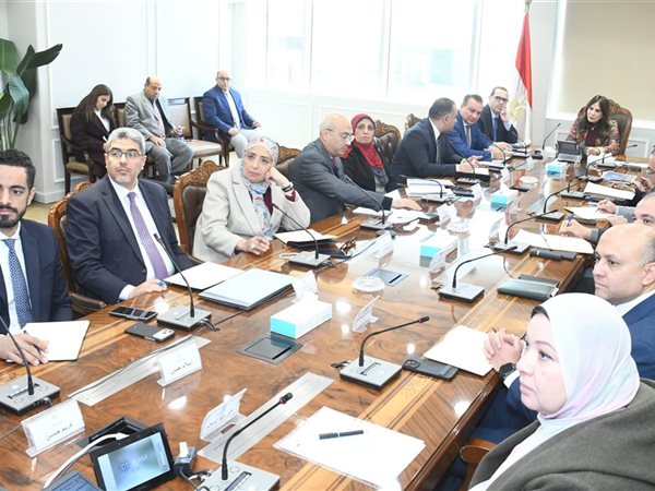 وزيرة الإسكان تبحث مع رئيس 