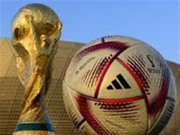 الاستثمارات الرياضية في السعودية وأمريكا قد تقفز بالأثر الاقتصادي لكرة القدم إلى نصف تريليون دولار