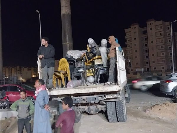 حملة مكبرة لرفع الإشغالات وغلق المحلات بالتجمع الثالث بالقاهرة الجديدة 