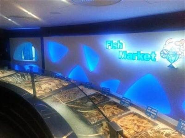 تذبذب أسعار الأسماك في سوق العبور خلال تعاملات صباح الجمعة