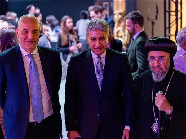 وزير السياحة يفتتح  معرض 