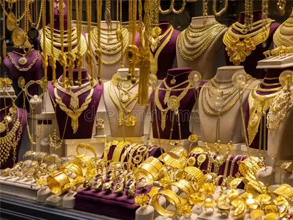  بزيادة 300 جنيه.. قفزة جديدة في أسعار الذهب بمصر بعد التطورات الجيوسياسية