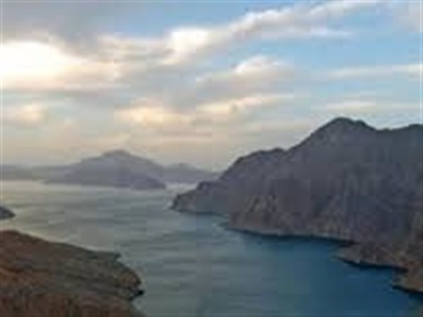 إيران: توقف حركة مرور السفن فى مضيق هرمز