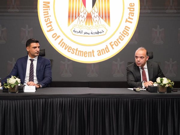 وزيرا الصناعة والاستثمار يبحثان مسارات تمويل مبتكرة لدعم القطاع الصناعي وتعزيز التصدير